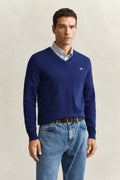 RICH NAVY, CLASSIC COTTON V-NECK, FRONT-VIEW BY GANT AU.