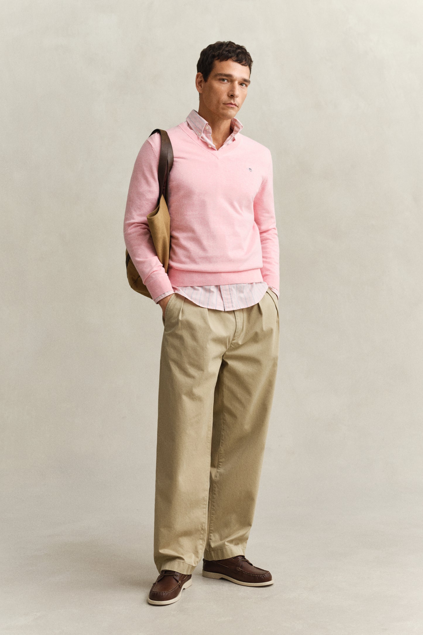 PINK BLUSH MELANGE, CLASSIC COTTON V-NECK BY GANT AU.