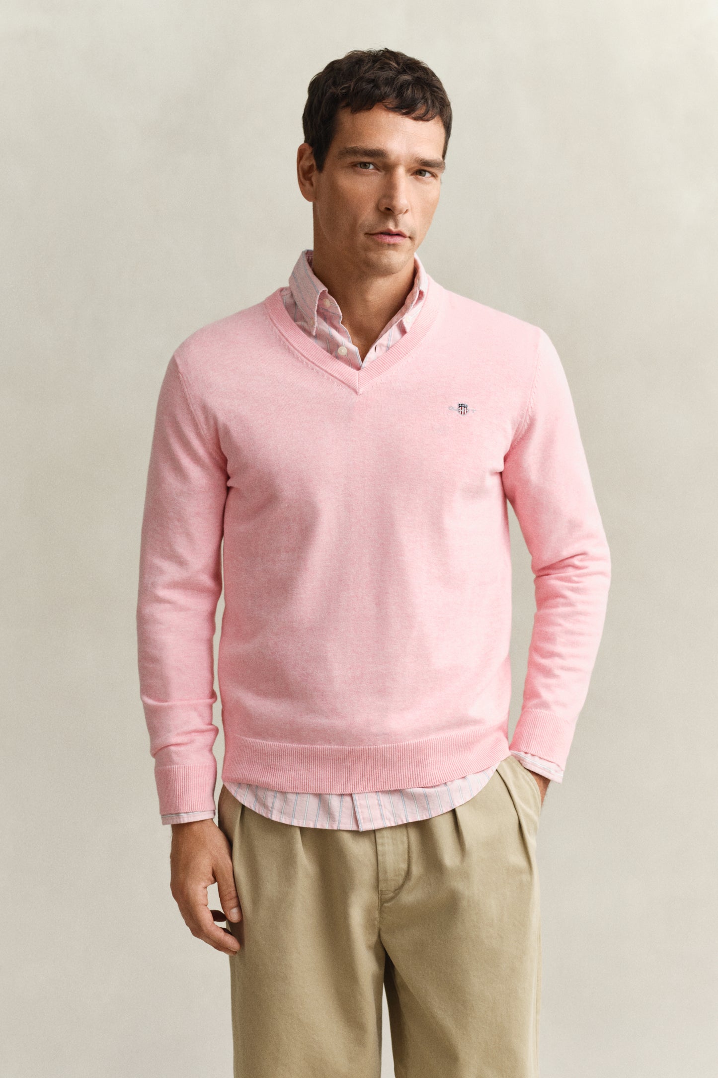 PINK BLUSH MELANGE, CLASSIC COTTON V-NECK, FRONT-VIEW BY GANT AU.