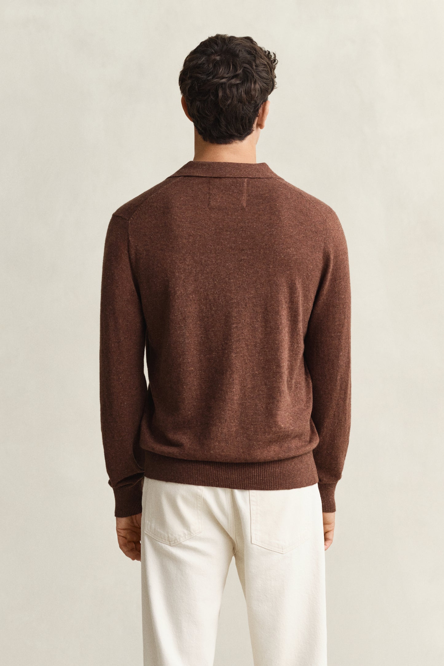 HAZELNUT MELANGE, SLUB COTTON LINEN POLO, BACK-VIEW BY GANT AU.