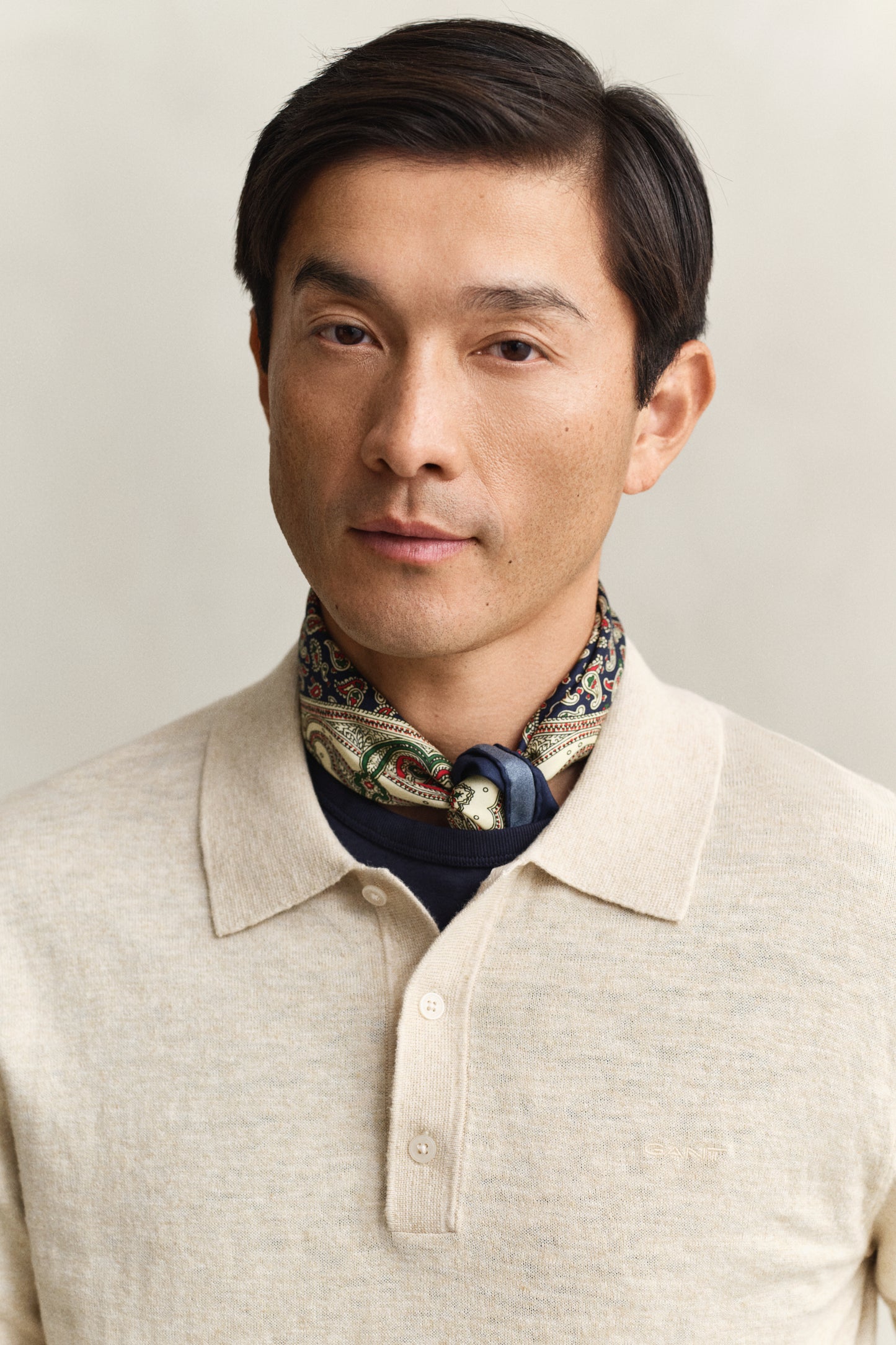 MODEL WEARING SLUB COTTON LINEN POLO