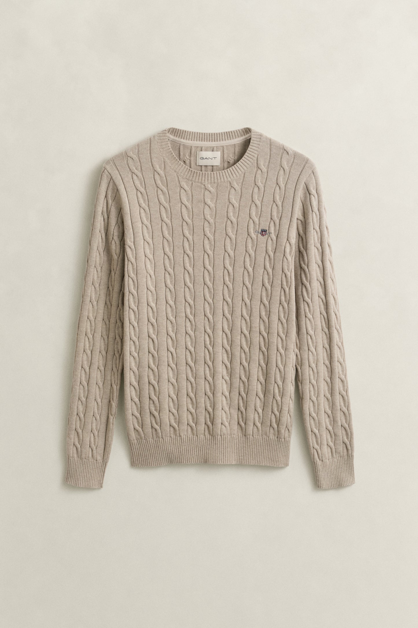 OAT MELANGE, COTTON CABLE C-NECK, FLAT-LAY BY GANT AU.