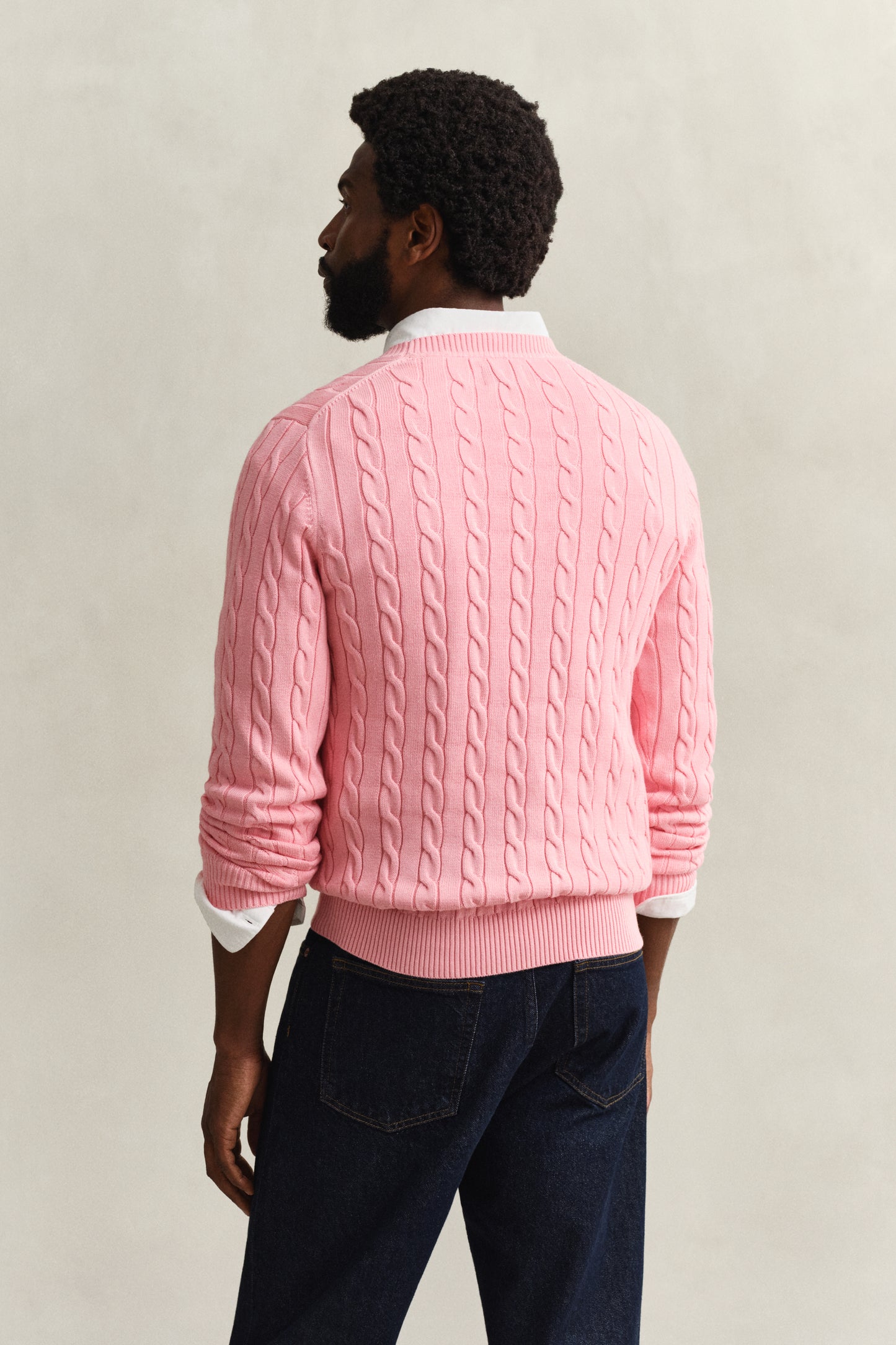 WASHED PINK, COTTON CABLE C-NECK, BACK-VIEW BY GANT AU.