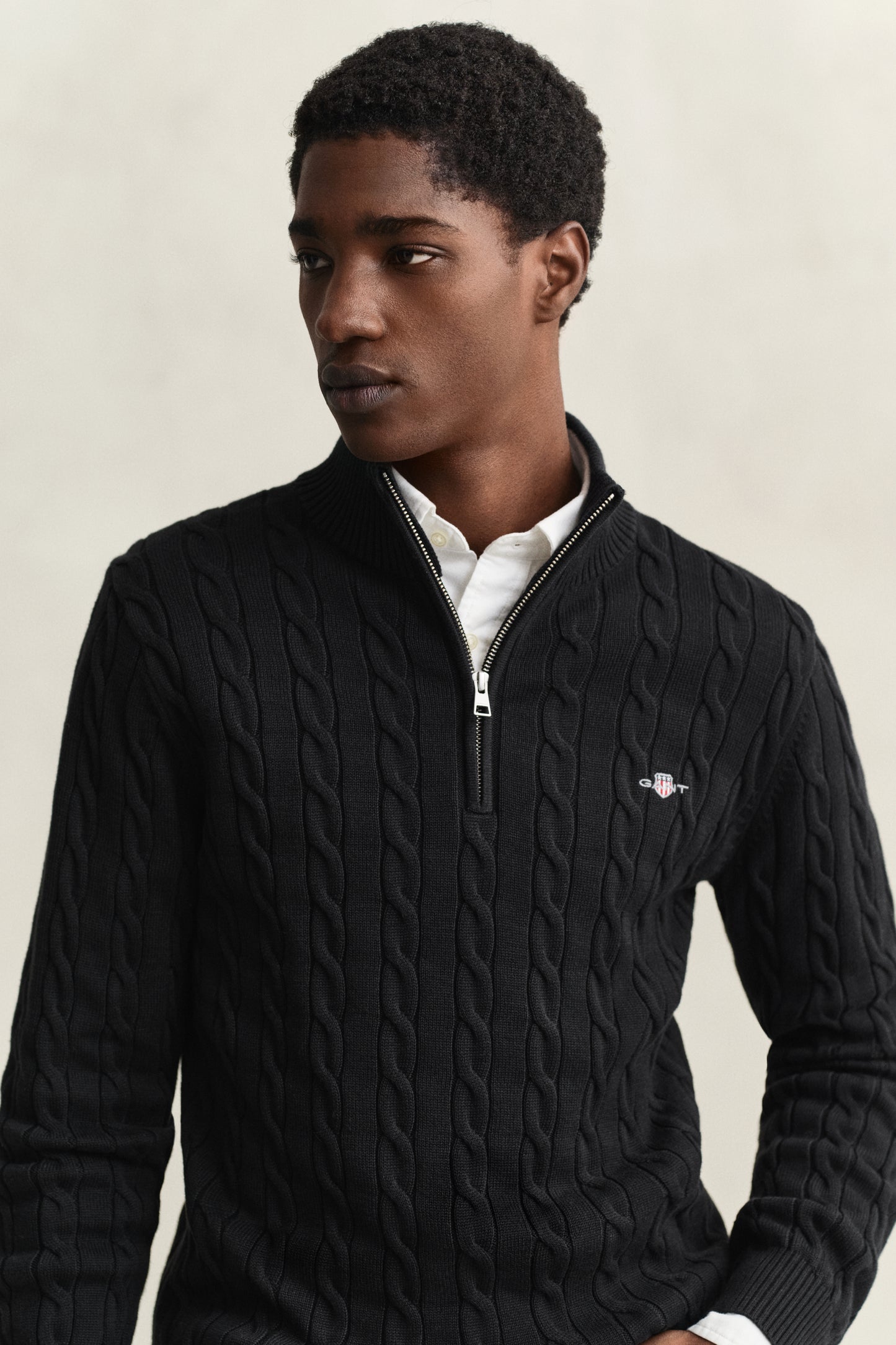 BLACK, COTTON CABLE HALF ZIP, CLOSE-UP BY GANT AU.