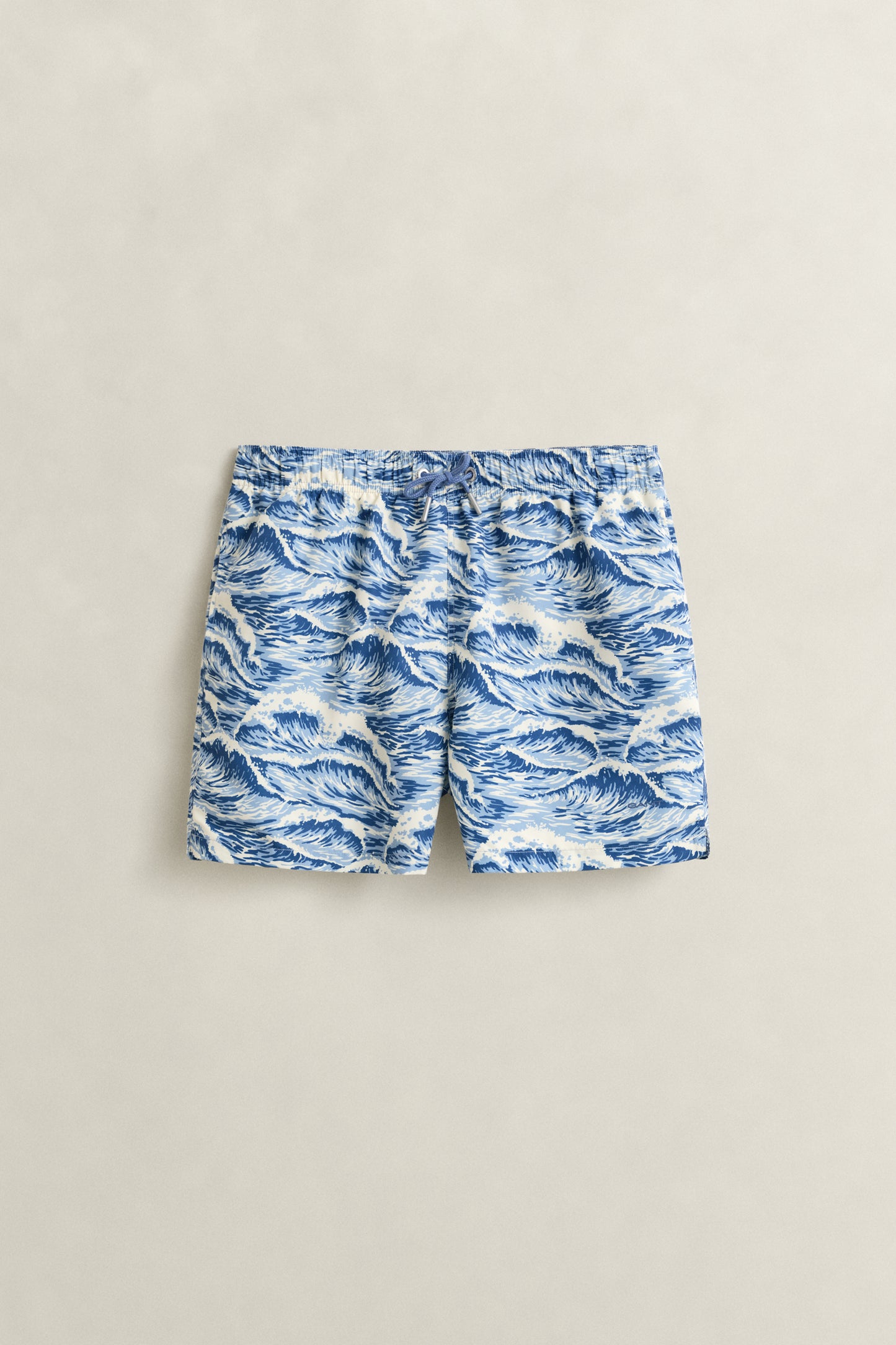 VINTAGE BLUE, WAVES PRINT SWIM SHORTS, FRONT-VIEW BY GANT AU.