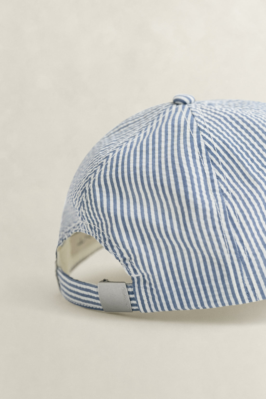VINTAGE BLUE, SEERSUCKER CAP, CLOSE-UP BY GANT AU.