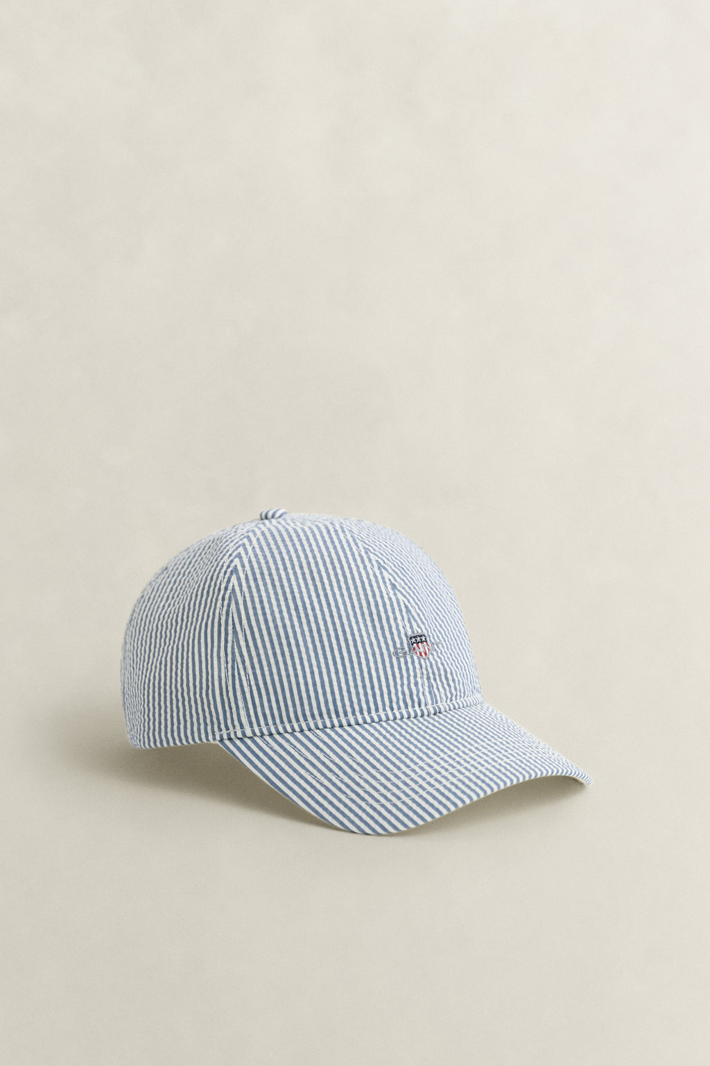 VINTAGE BLUE, SEERSUCKER CAP, FRONT-VIEW BY GANT AU.