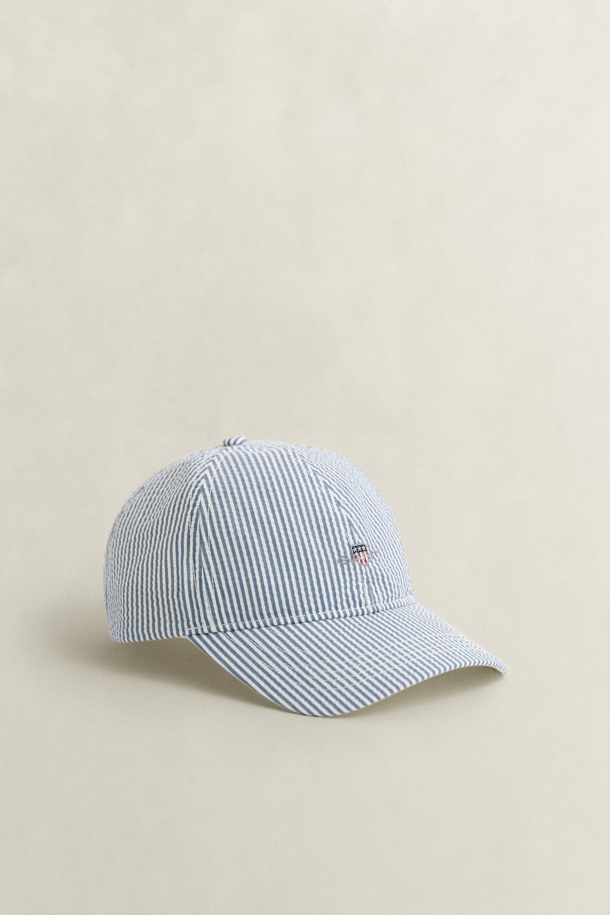 VINTAGE BLUE, SEERSUCKER CAP, FRONT-VIEW BY GANT AU.