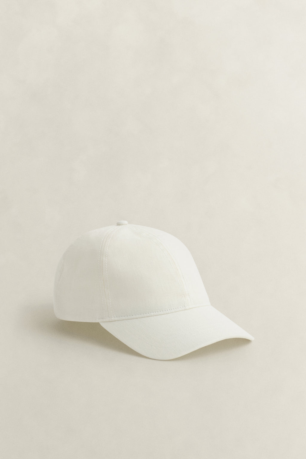 CREAM, LINEN CAP, FRONT-VIEW BY GANT AU.