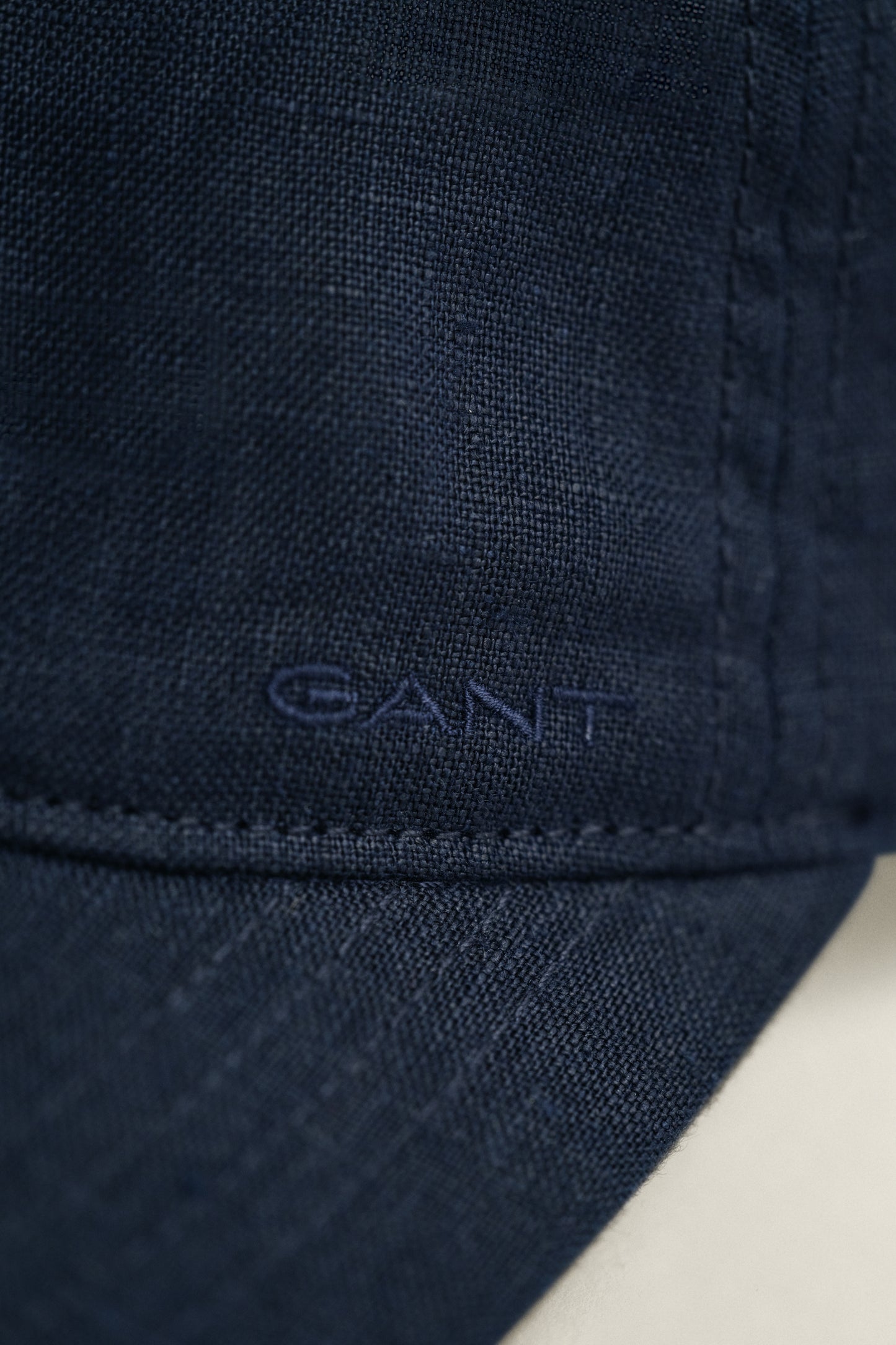 EVENING BLUE, LINEN CAP, CLOSE-UP BY GANT AU.