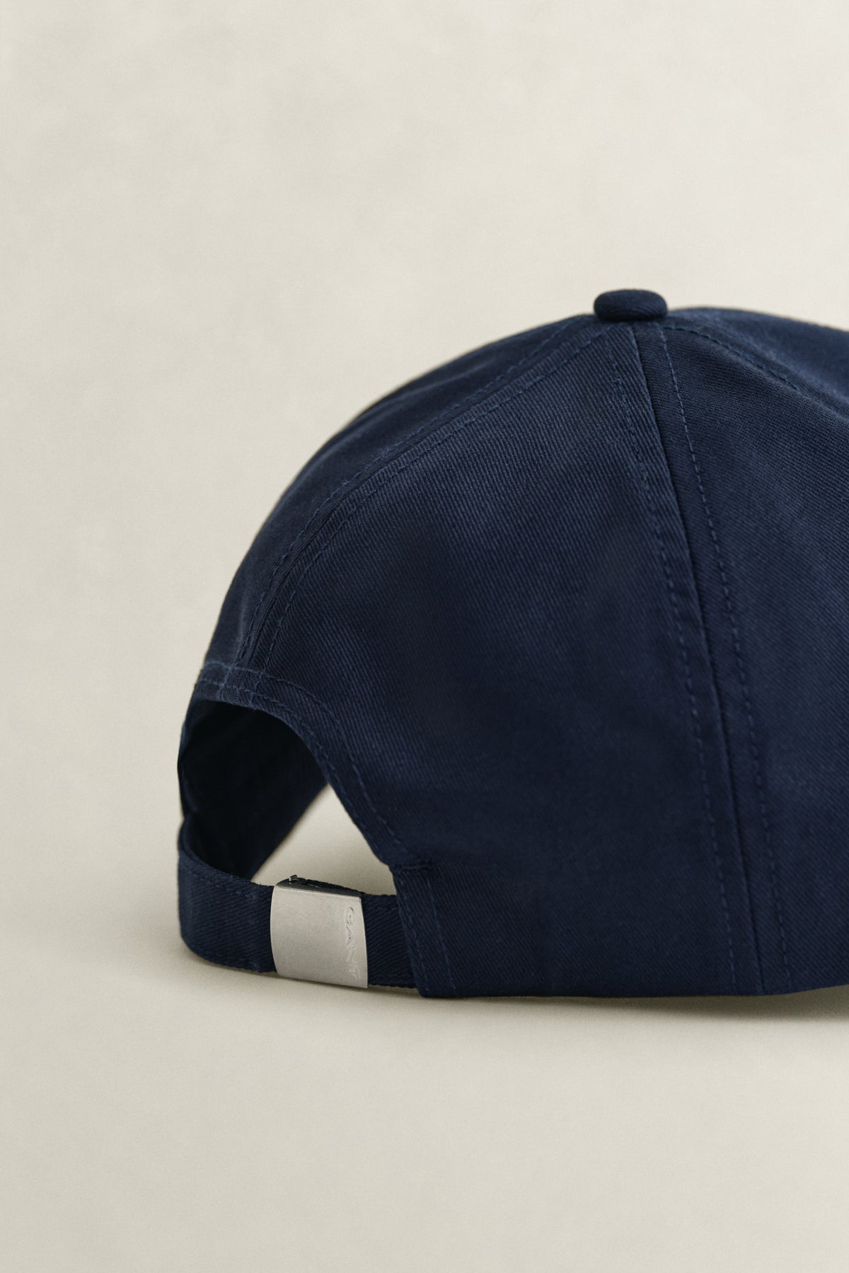 EVENING BLUE, GRAPHIC CAP, CLOSE-UP BY GANT AU.