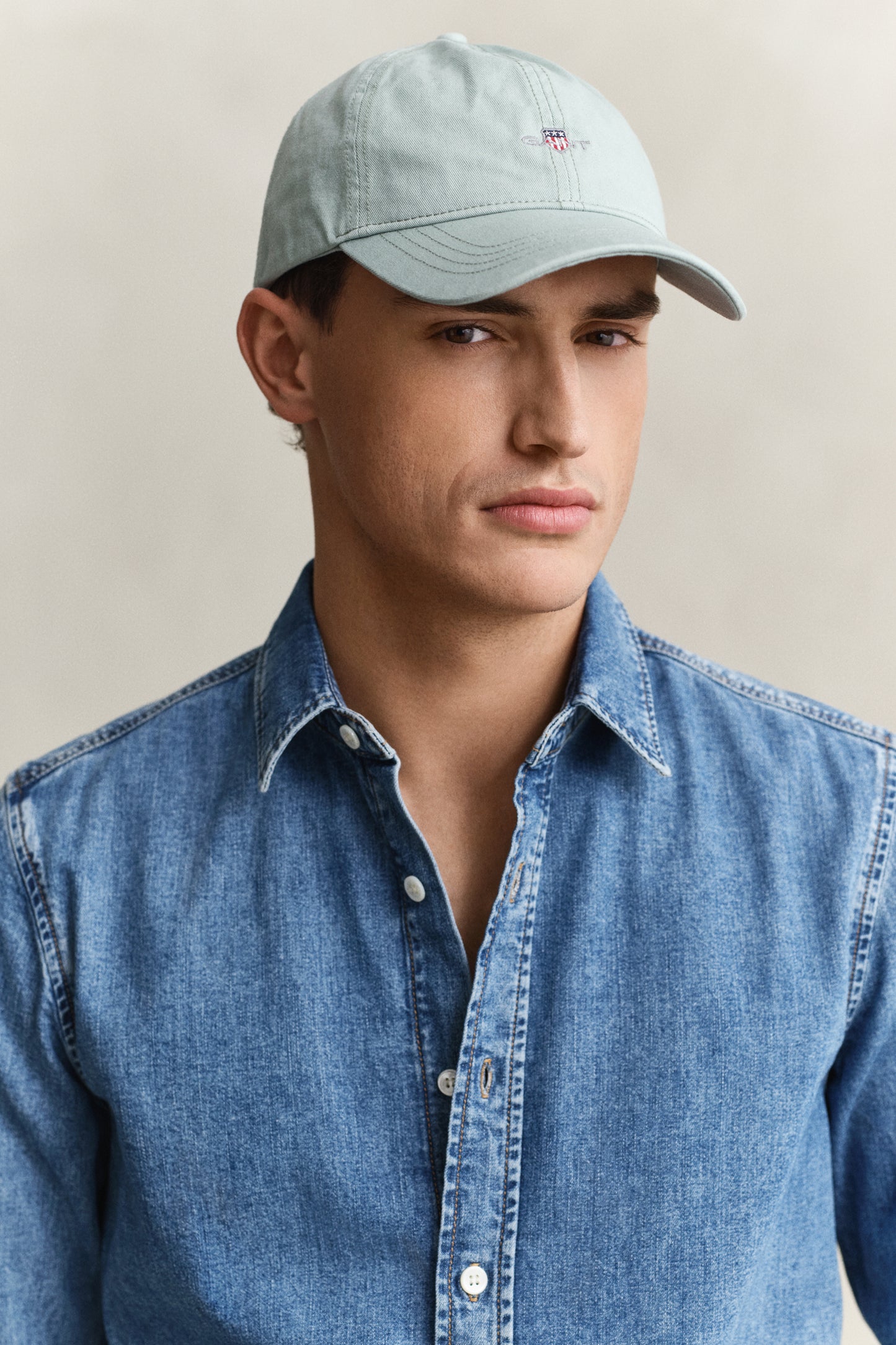 WASHED TURQUOISE, SHIELD SUNFADED CAP BY GANT AU.