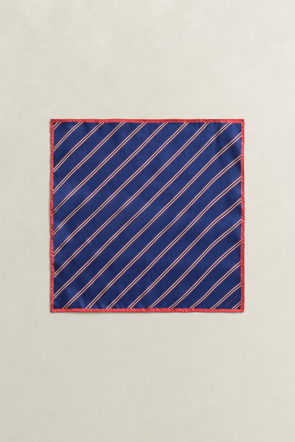 RICH NAVY, STRIPED POCKET SQUARE BY GANT AU.