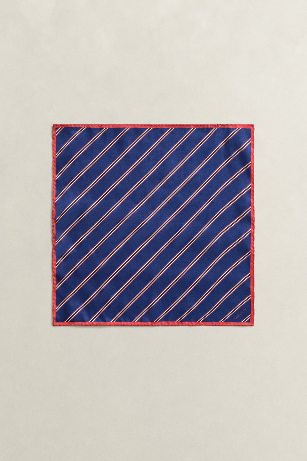 RICH NAVY, STRIPED POCKET SQUARE BY GANT AU.