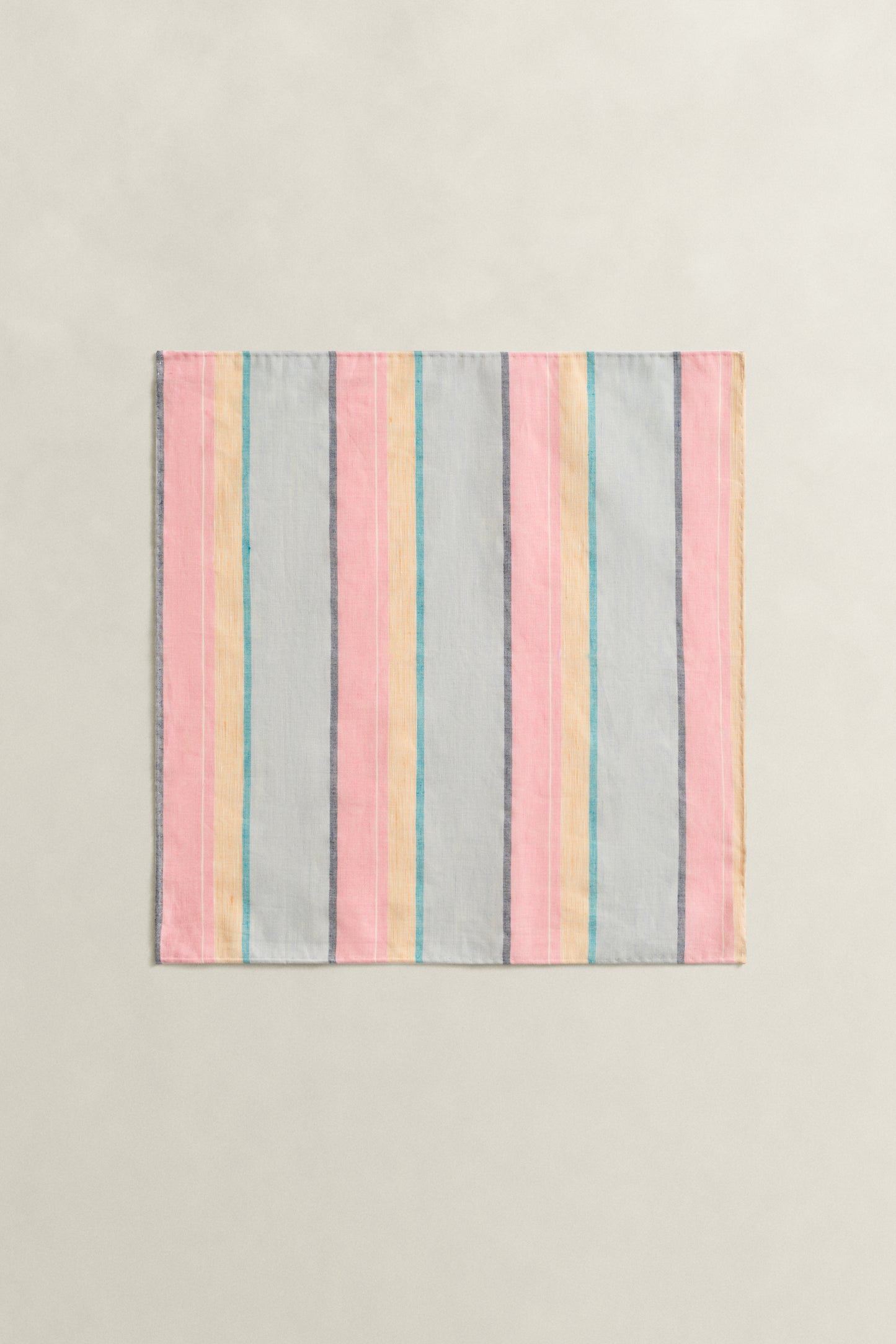 APRICOT PINK, STRIPED POCKET SQUARE BY GANT AU.