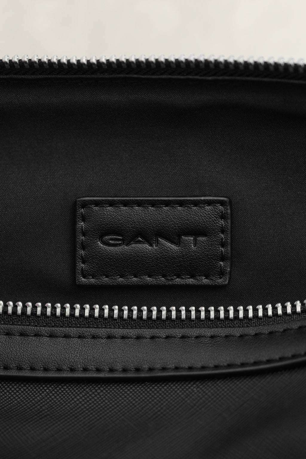 BLACK, SMART CASUAL WASHBAG, FLAT-LAY BY GANT AU.