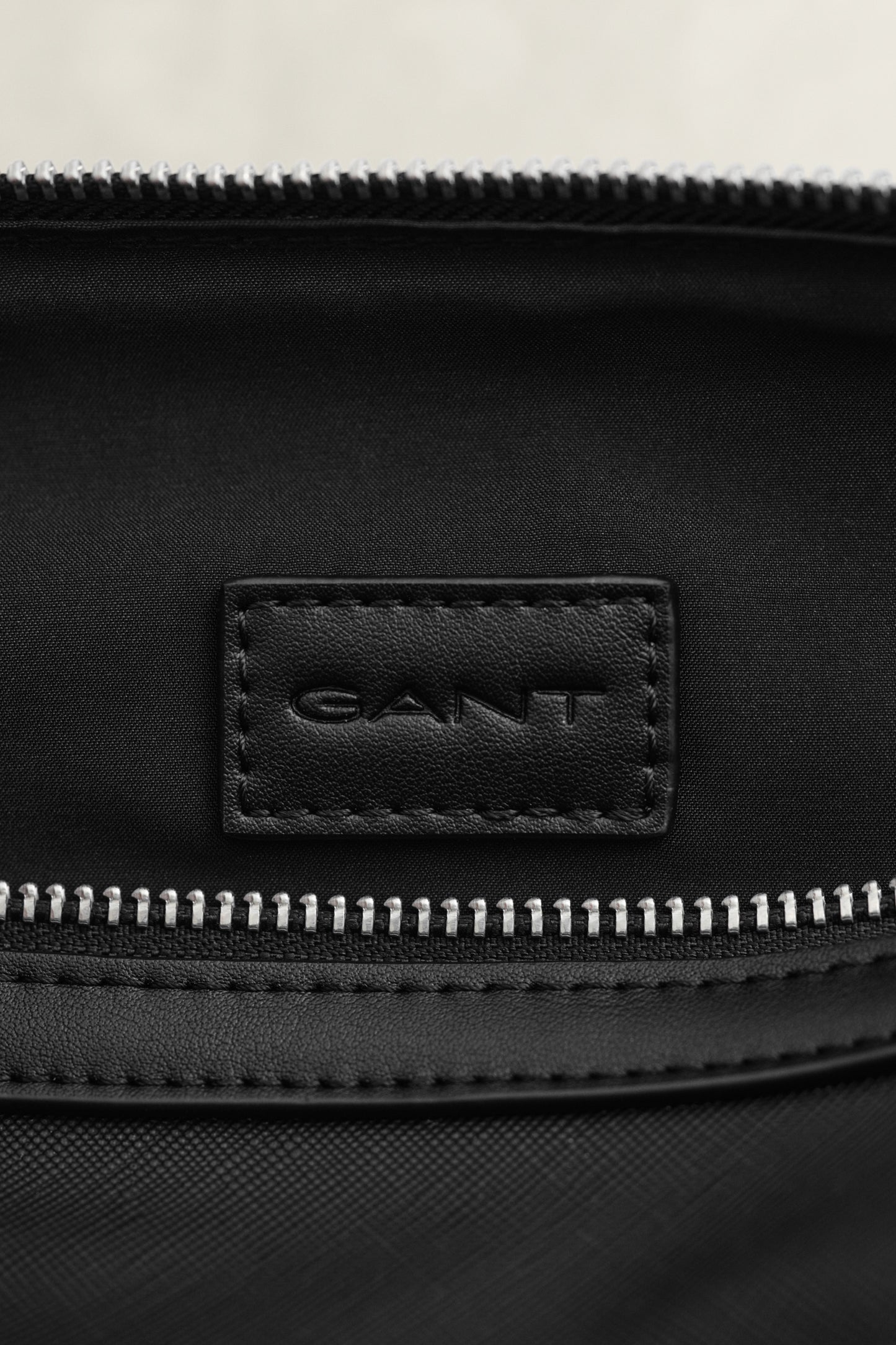 BLACK, SMART CASUAL WASHBAG, FLAT-LAY BY GANT AU.
