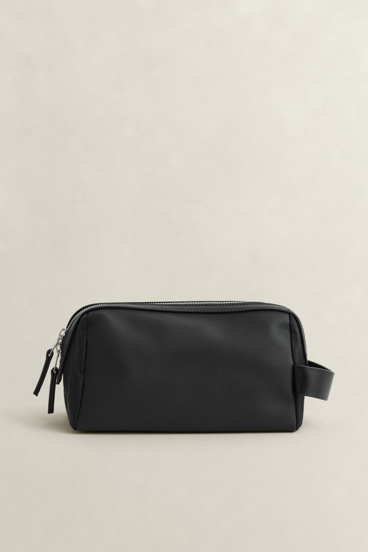 BLACK, SMART CASUAL WASHBAG, BACK-VIEW BY GANT AU.