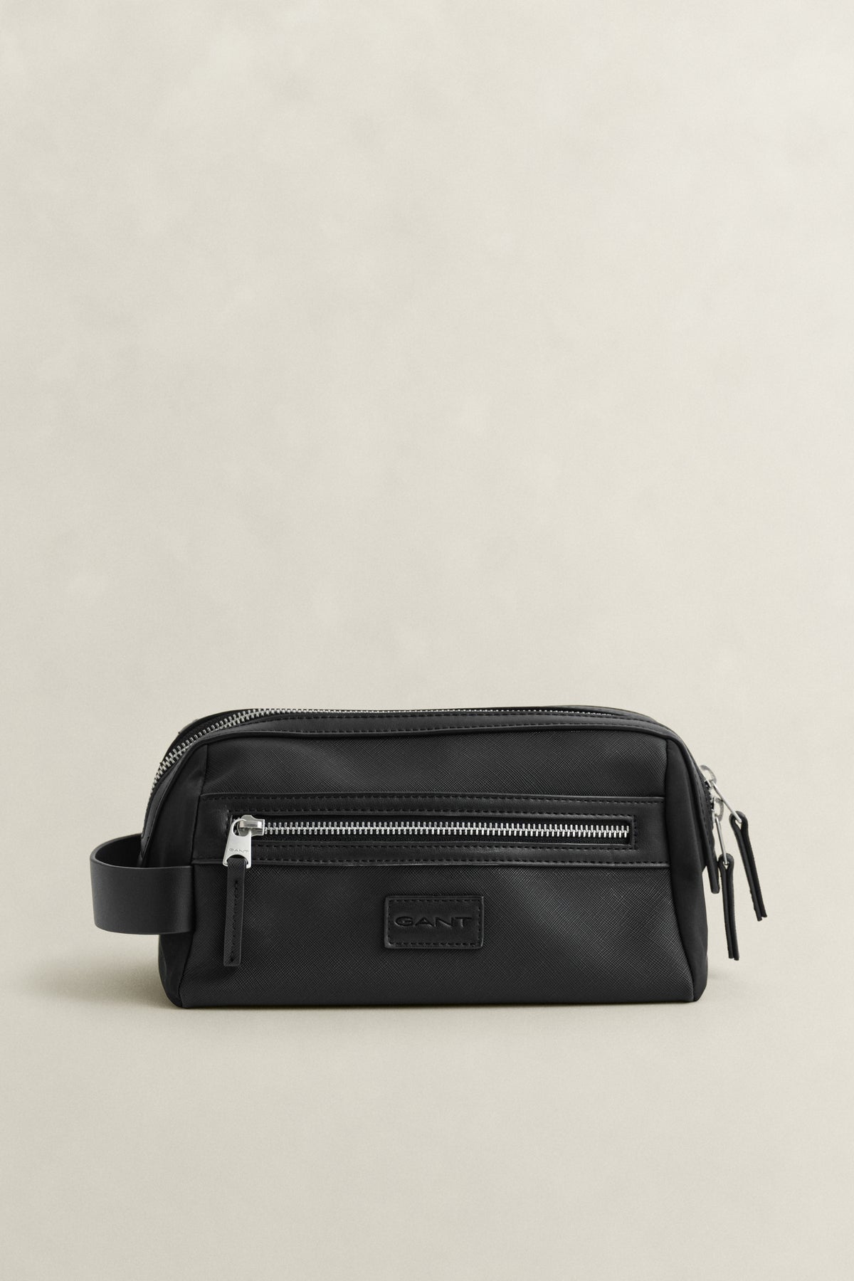 BLACK, SMART CASUAL WASHBAG BY GANT AU.