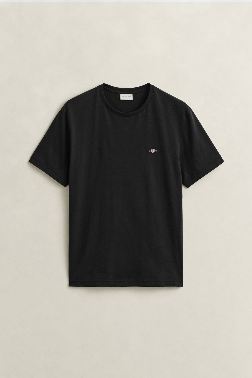 BLACK, Shield T-Shirt, FLAT-LAY BY GANT AU.