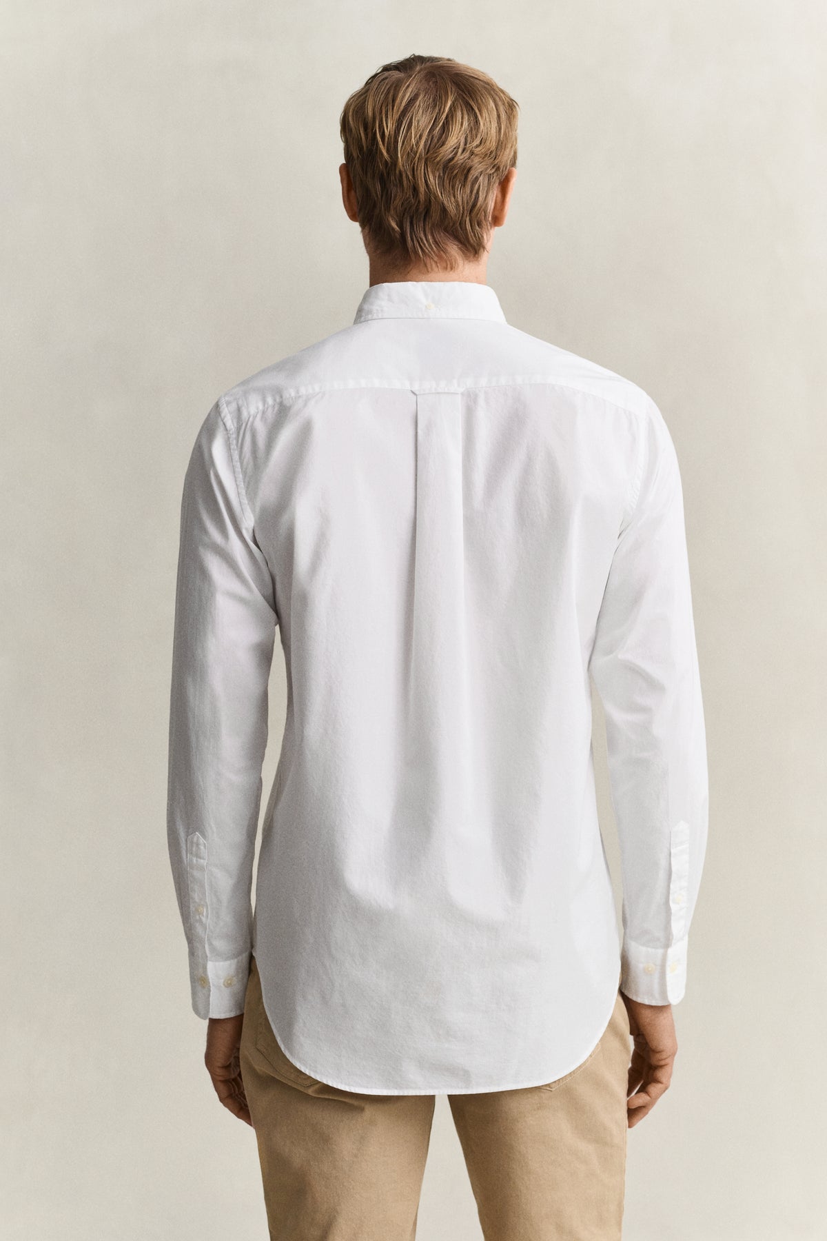 WHITE, REG CLASSIC POPLIN SHIRT, BACK-VIEW BY GANT AU.