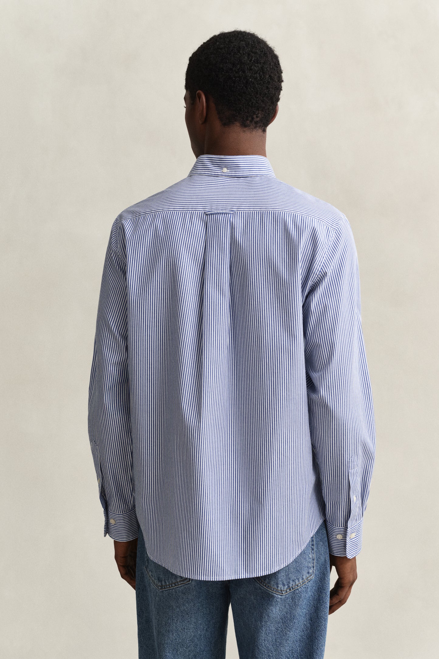 COLLEGE BLUE, REG CLASSIC POPLIN BANKER SHIRT, BACK-VIEW BY GANT AU.
