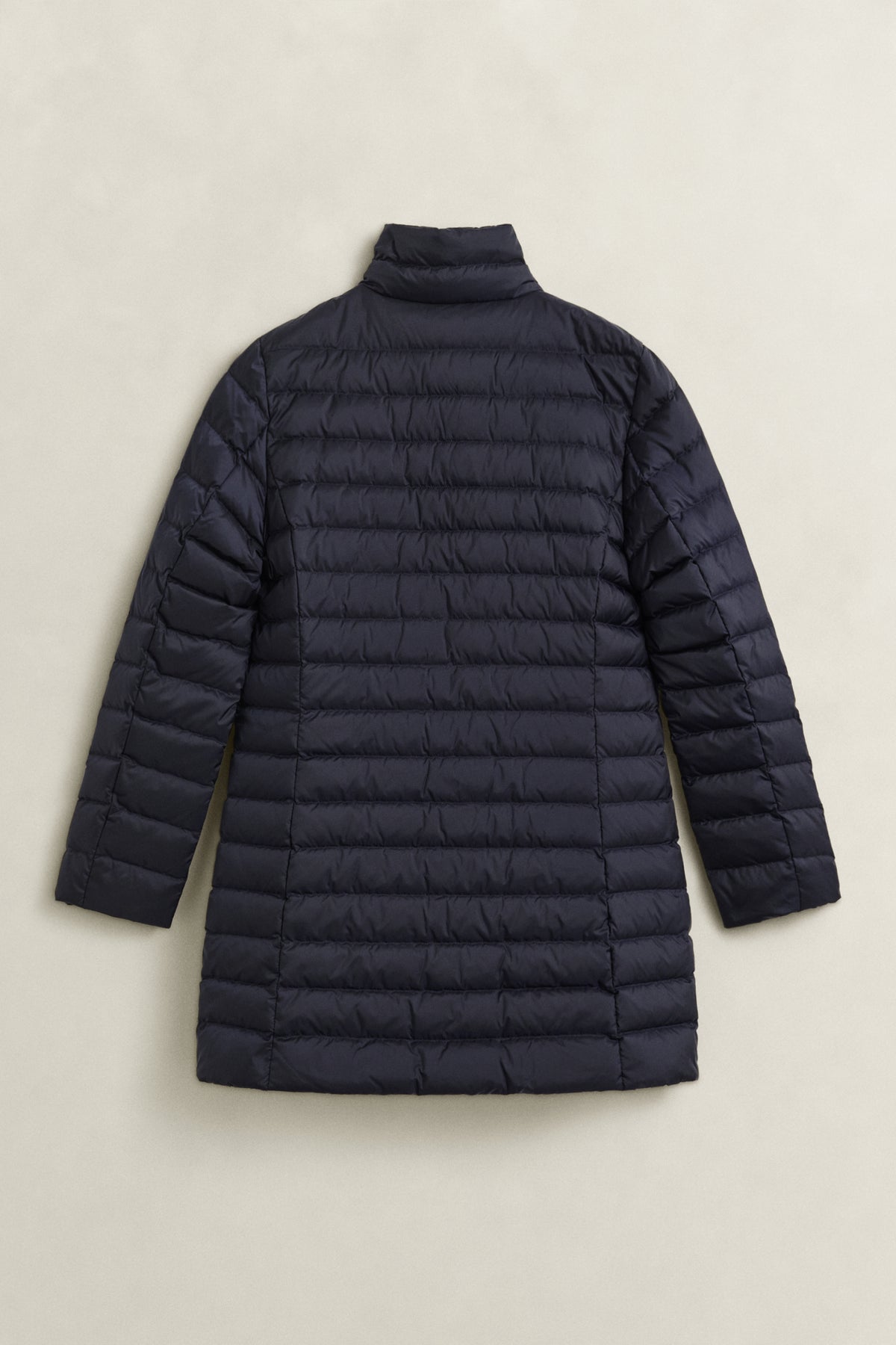 EVENING BLUE, LIGHT DOWN COAT, BACK-VIEW BY GANT AU.