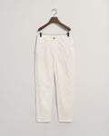 EGGSHELL, SLIM CHINOS, FLAT-LAY BY GANT AU.